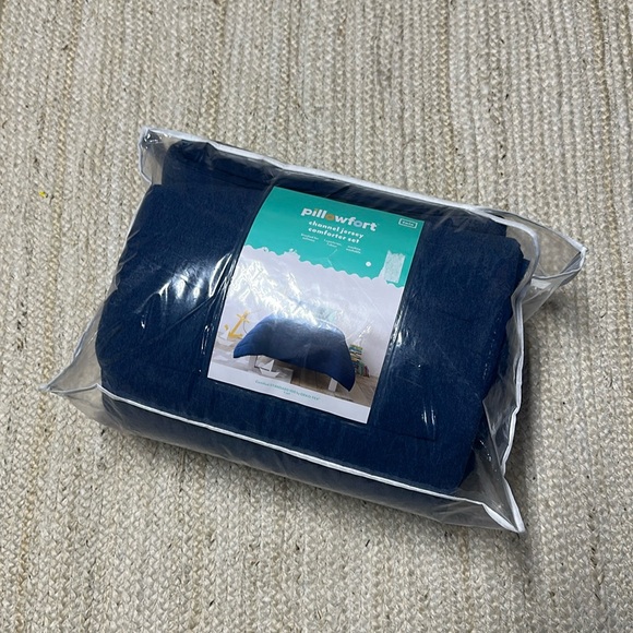 NEW Pillowfort Navy Blue Channel Jersey Comforter, Twin - Picture 2 of 3